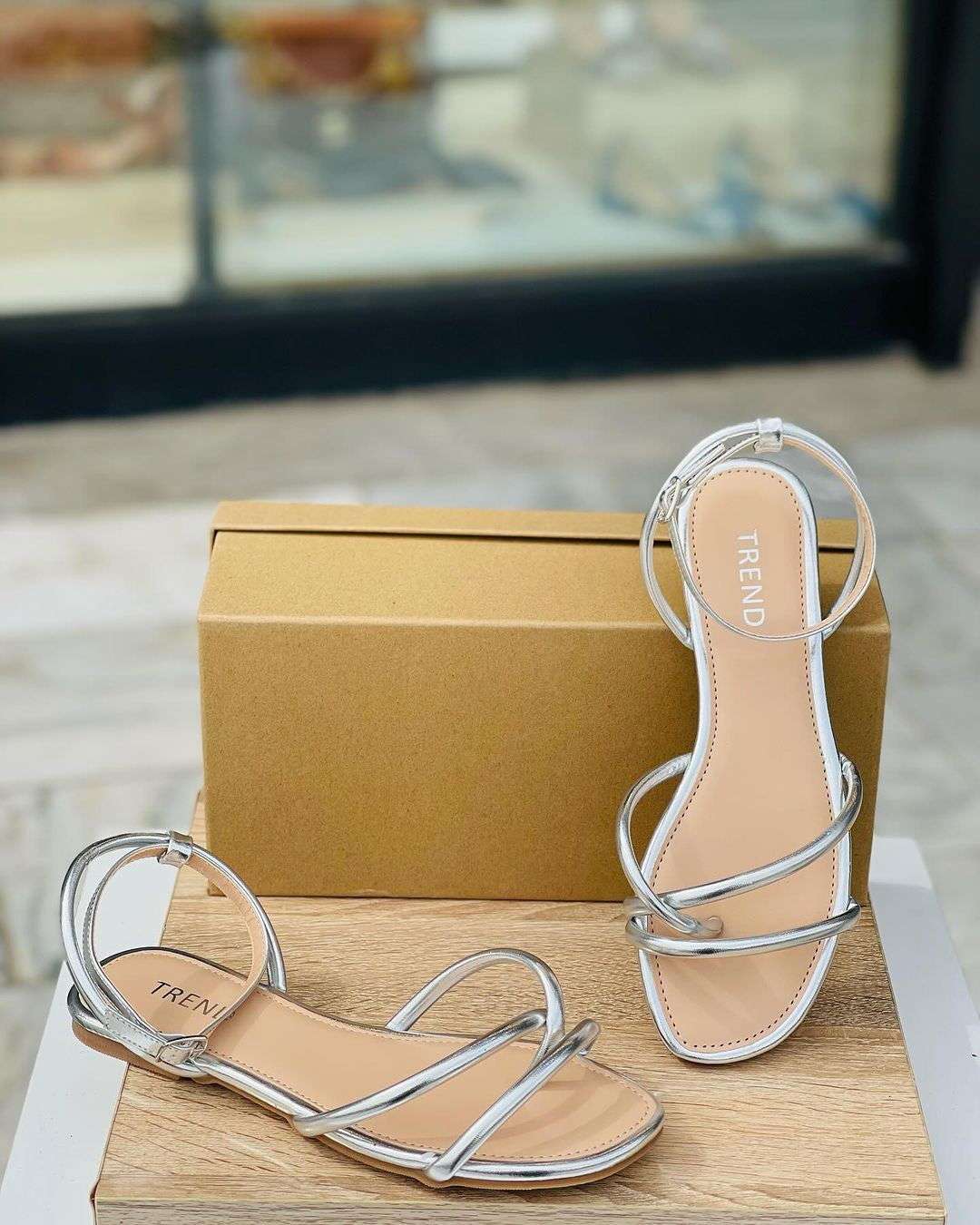 Women’s Stylish Thumb Slippers – Summer Ready