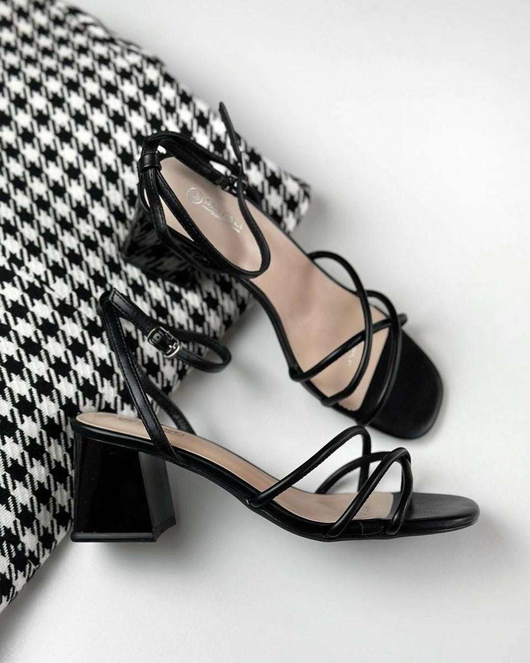 Luxury Striped Block Heels Sandals Black – SCS Store Pakistan