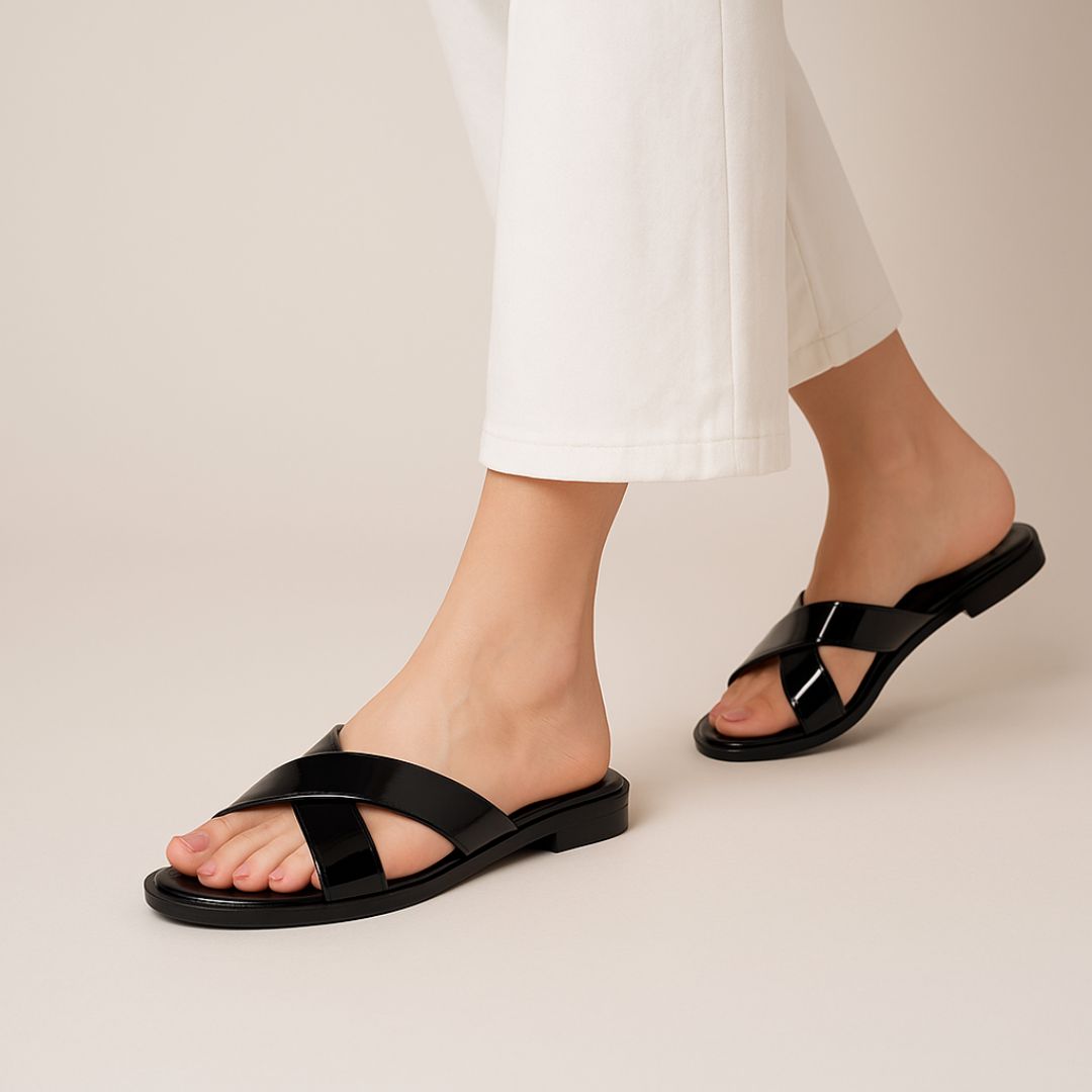 Black Crisscross Flat Slippers for Women – Stylish Casual Summer Footwear
