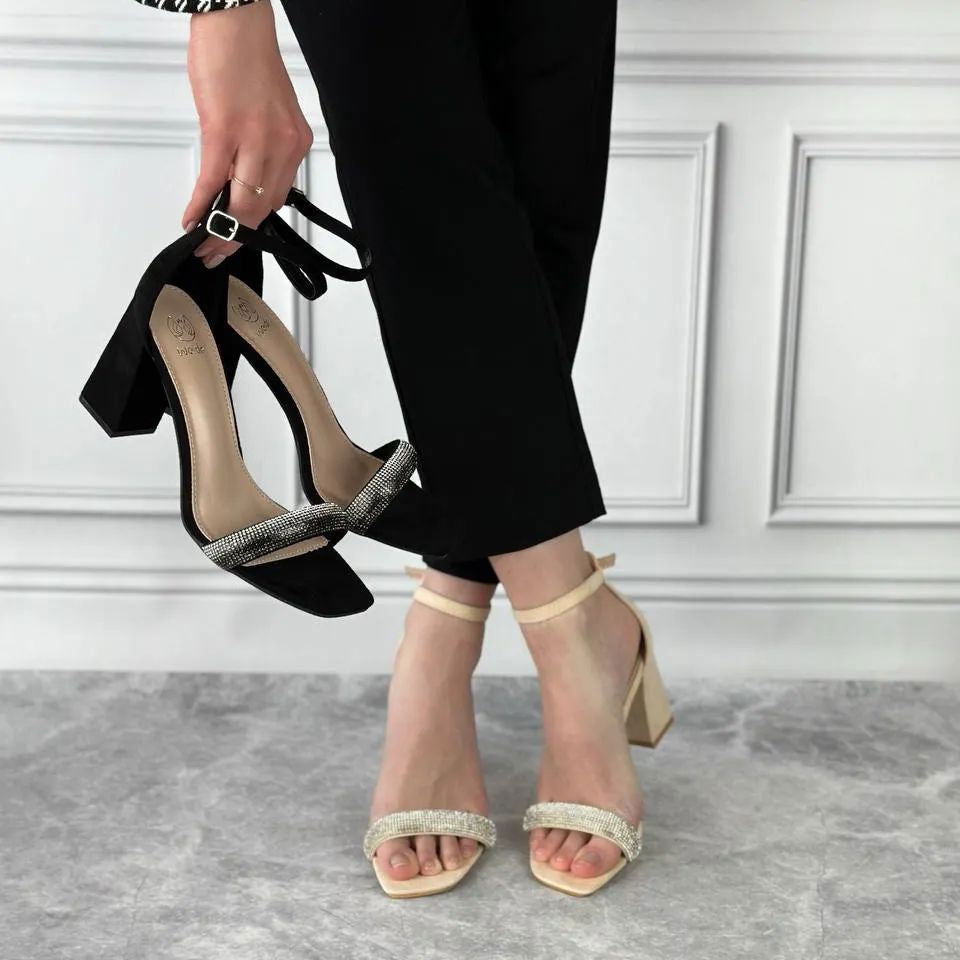 Comfortable Chunky Heels with Fairy Style Design

